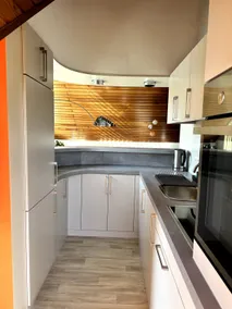 Charming 70s apartment - Image 3