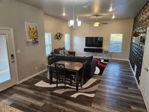 *Modern* Home Fort-Worth! - Image 3