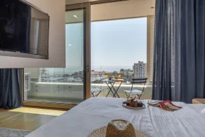 Studio Apartment 1002 - Image 3
