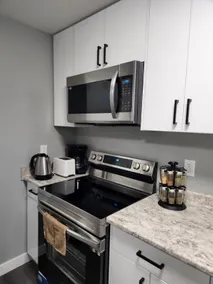 Entire 2 Bedroom Basement Suite. Close to Airport - Image 4