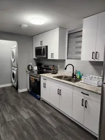 Entire 2 Bedroom Basement Suite. Close to Airport - Image 5