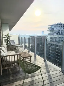 Sea view, 40m² terrace with pool, gym & parking - Image 2