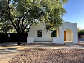 Sam Hughes Desert Oasis, Private Pool & Walk to UA - Image 4