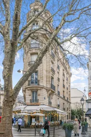 Luxurious 42sqm flat in the heart of Paris - Image 5