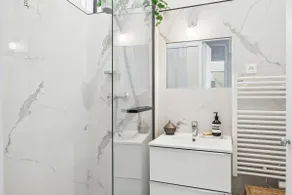 Luxurious 42sqm flat in the heart of Paris - Image 4
