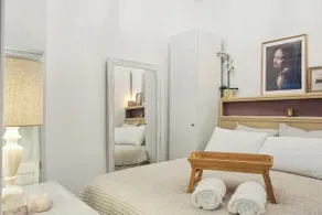 Luxurious 42sqm flat in the heart of Paris - Image 3