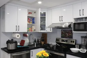 Garden 2 BR Apt - Free Parking Wifi Laundry Workstation - Image 4