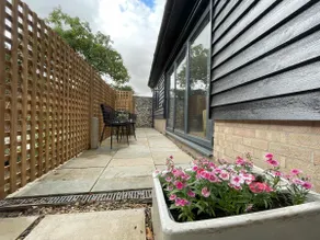 Cool, cosy annex in Hauxton - Image 3