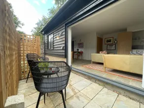 Cool, cosy annex in Hauxton - Image 4