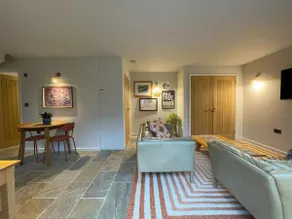 Cool, cosy annex in Hauxton - Image 5