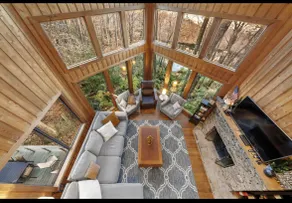 Recently renovated, lakeside cabin w/ game room! - Image 4