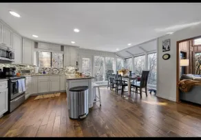 Recently renovated, lakeside cabin w/ game room! - Image 5