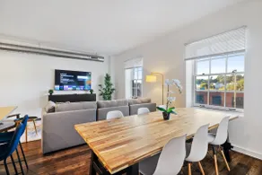 Spacious Home Close to Stadium – Game Day Ready! - Image 2