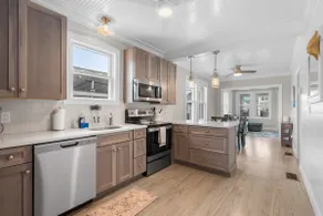 #34- Stunning-Newly Remodeled - Image 4