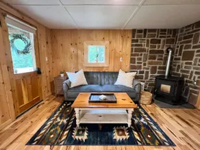 North Hollow Hideaway - Image 2