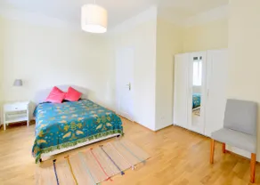 New & large with 3 bedrooms - Image 3