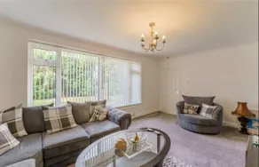 Full Modern Home - short & long stays - Image 3