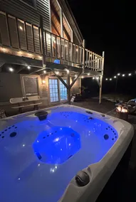 Hot Tub + Clubhouse Pool | 10 min Mt Snow - Image 2