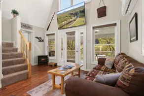 Tranquil Riverfront Living at Sasquatch Cabin! - Image 4