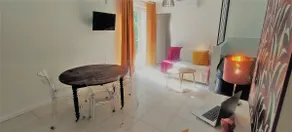 One-bedroom “Hibiscus” apartment – garden, pool, A/C - Image 3