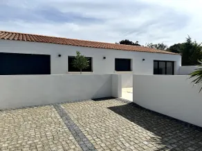 King's House - Image 2