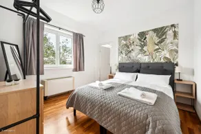 1BR Penthouse Town Hall | Terrace | Air Conditioning - Image 2