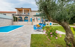 Beautiful villa Dussich with pool near Oprtalj - Image 2