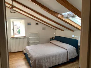 Bright attic in the heart of Trieste for 3 - Image 2