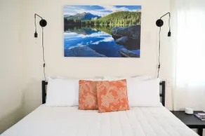 Farmhouse Escape w/Mountain Views - Image 4