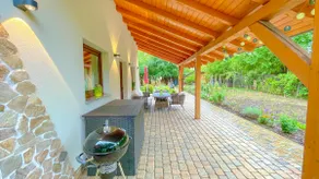 Vilux with indoor private parking - Image 4