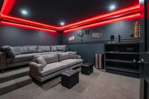 Barrel Sauna, Hot Tub & Movie Theater. 5 King Beds - Image 2