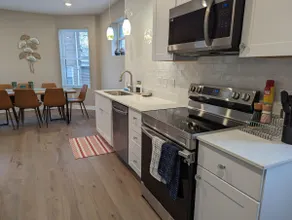 Bright and Spacious 5 BR Home - Image 4