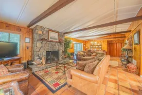 Cabin in the woods - Image 3