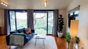 Spacious Villa with Lake Views - Image 3