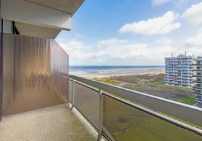 Charming studio with side sea view and indoor pool - Image 3