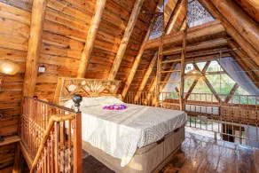 Tierra de Arte - Triangle Cabin - Image 5