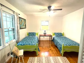 Spacious entire home 1- level - Image 2