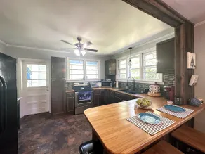 Country Cottage Near Lake Murray - Image 4