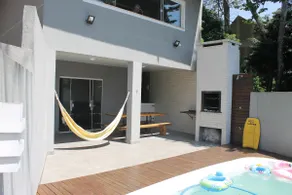 Pool house - Image 4