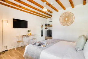 Sunny Coast Room | Near the Beach+Pool - Image 2