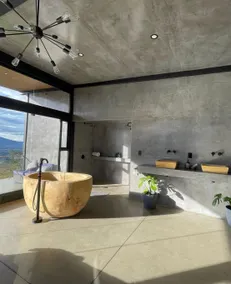 Stylish Loft with Stunning Panoramic Views - Image 5