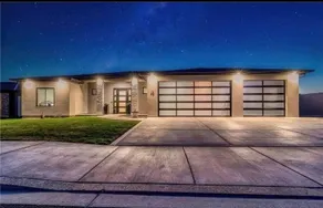 Modern Vacation Home - Image 3
