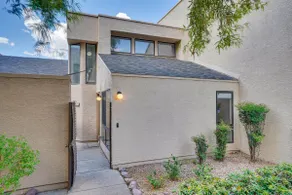 Dog-Friendly Serene Townhome: Relax! Hike! Swim! - Image 5