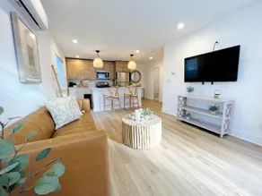 4169 beautiful retreat-New & Close to All! - Image 3