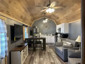 River Road Retreat - Image 4