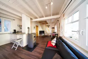 Townhouse with private spa - Image 5