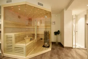 Townhouse with private spa - Image 2