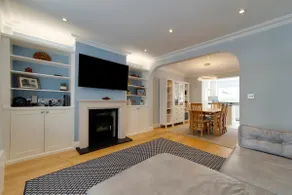 Pass the Keys Centrally located modern and spacious 3 Bed terrace - Image 2