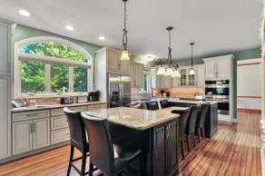 Spacious 5 Bedroom w/Pool, Patio and Theater - Image 4