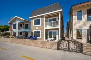 Newport Paradise - Oceanfront Home by the Pier - Image 2